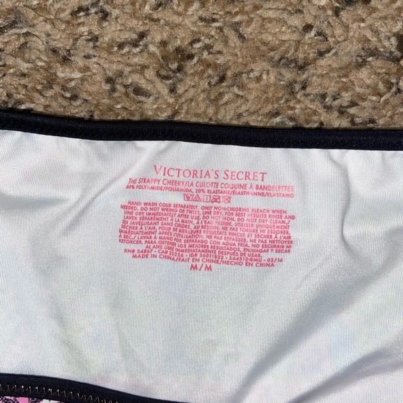 Victoria Secret printed bikini bottom - Picture 3 of 3